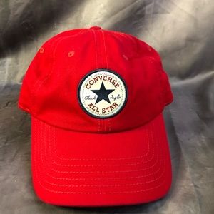 Convers All star chuck Taylors red hat